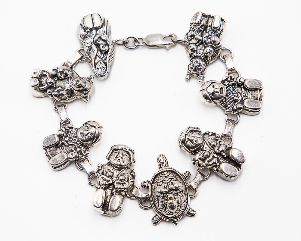 Lot 401: Carol Felley Storyteller Sterling Bracelet
