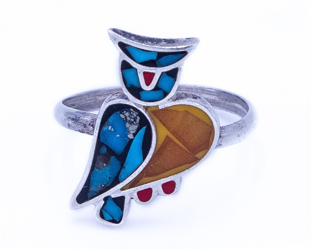 Lot 689: Vintage Zuni Crushed Coral Turquoise Amber Inlay Owl Ring Sz 6.5