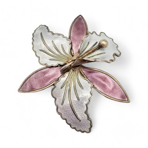 Lot 226: Norway Aksel Holmsen Guilloche Enamel Sterling Silver Purple Iris Flower Brooch 26 G