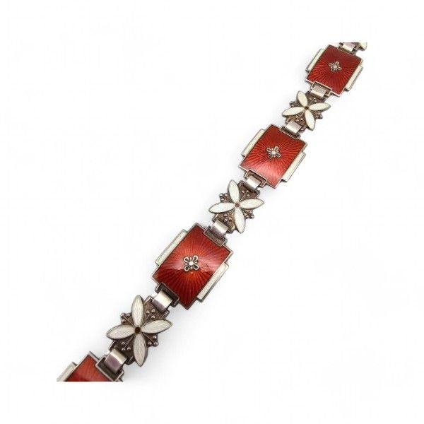 Lot 339: Norway Amazing Norne Guilloche Enamel Sterling Silver Red and White Bracelet 18.7 G