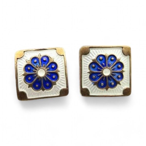 Lot 352: Norway DA David Andersen Guilloche Enamel Sterling Silver Blue and White Floral Earrings 2.2 G
