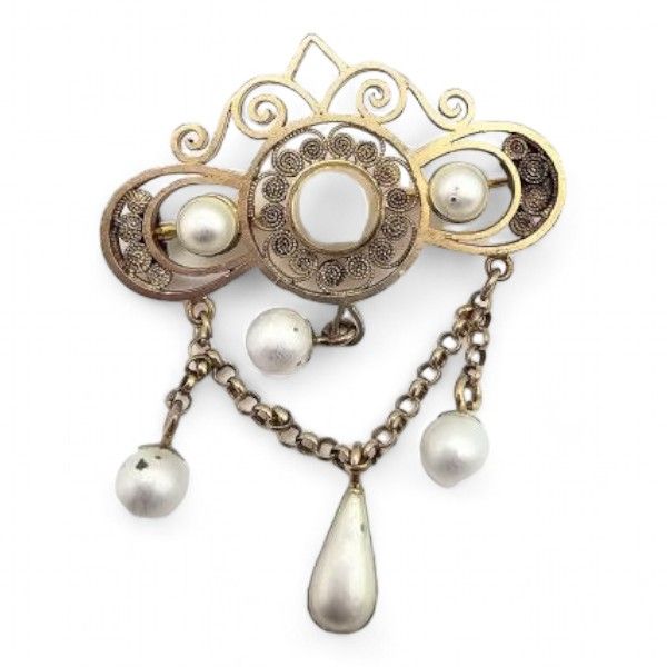 Lot 453: Vintage Pearl Filigree Sterling Silver Dangle Wedding Brooch 8.2 G