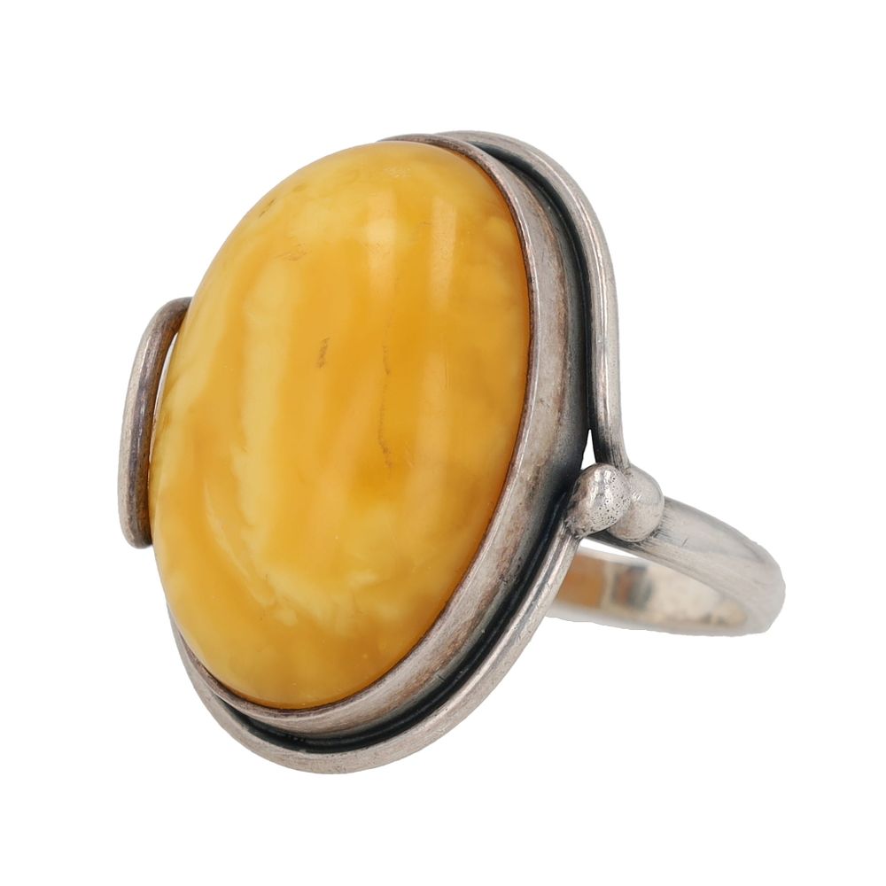 Lot 310: IJG Butterscotch Amber Sterling Ring Sz. 8