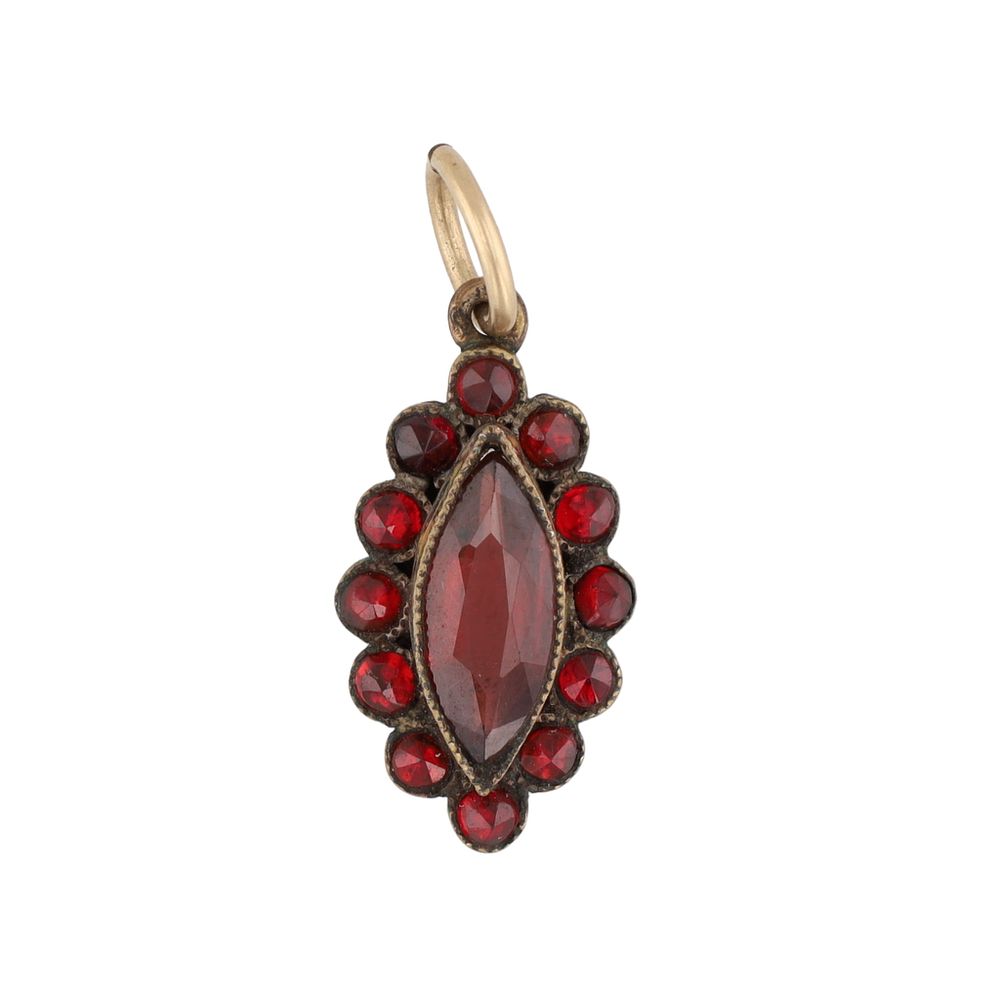 Lot 330: Bohemian Garnet Pendant