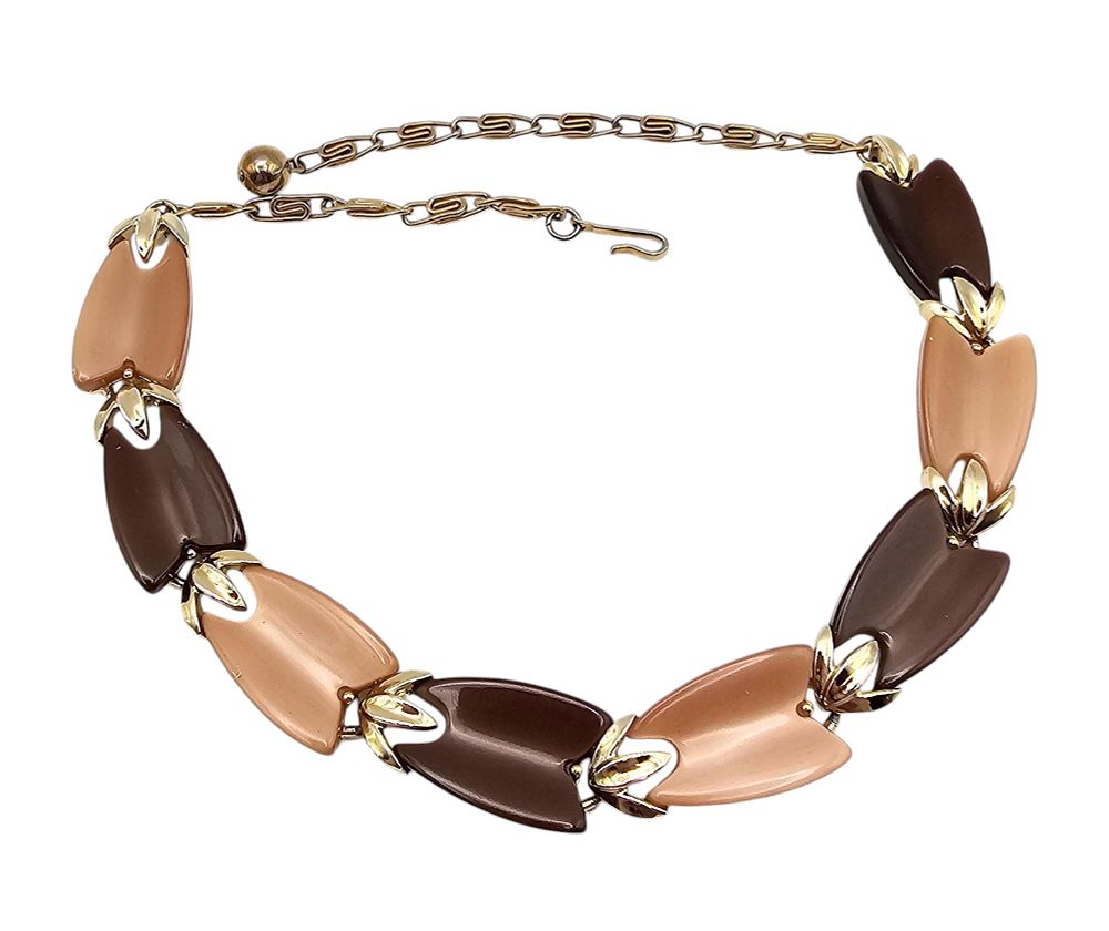 Lot 152: Lisner Thermoset Autumn Color Gold Tone Necklace