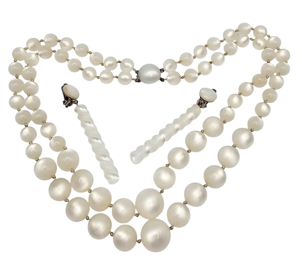 Lot 171: Vintage White Moonglow Lucite Bead Necklace Earrings Set
