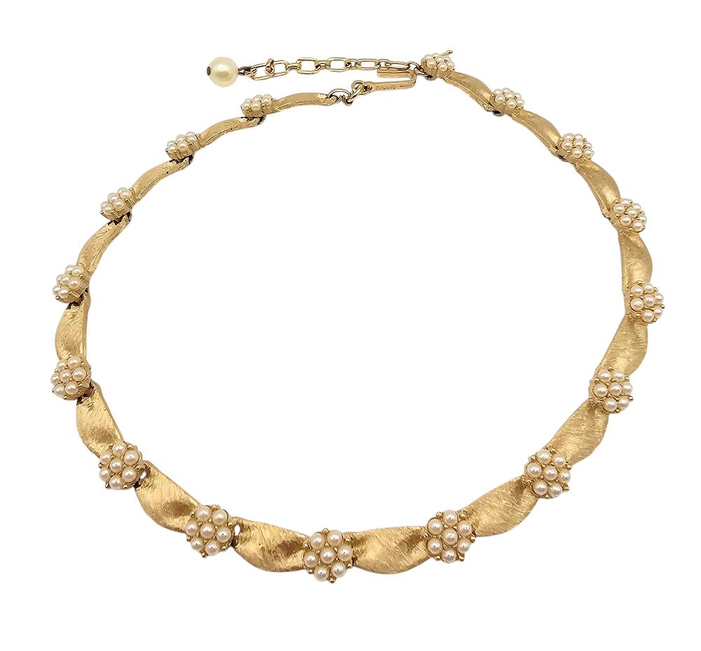 Lot 199: Alfred Philippe Vintage Crown Trifari Birthday Ribbon Series Faux Pearl Brushed Gold Tone Necklace