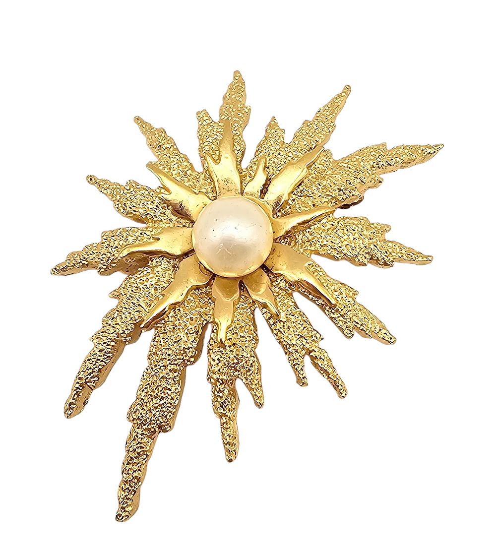 Lot 201: Alfred Philippe Vintage Crown Trifari Faux Pearl Textured Gold Tone Star Sunburst Brooch