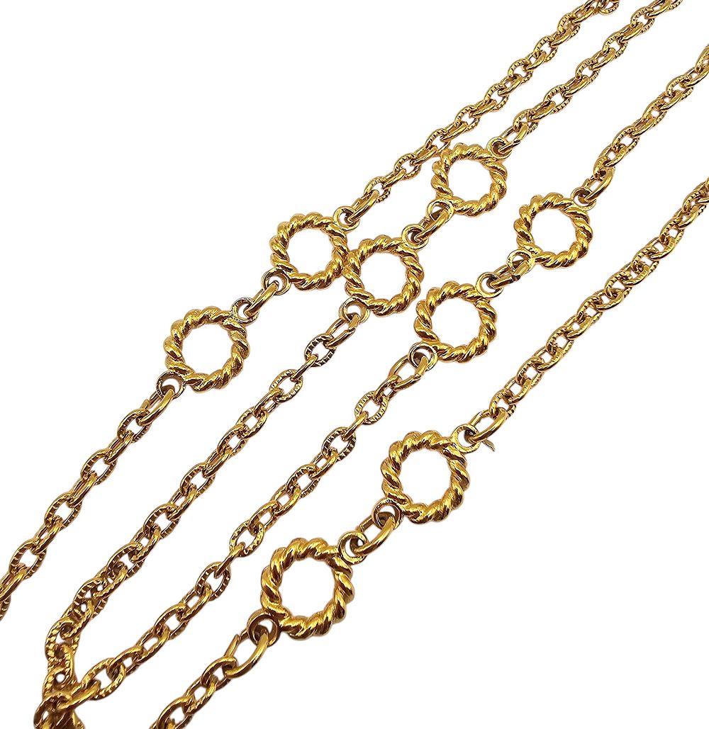 Lot 284: Crown Trifari Vintage Gold Tone Circle Necklace