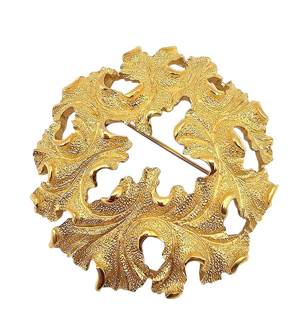 Lot 319: Crown Trifari Vintage Textured Gold Tone Frilly Leaf Circle Brooch