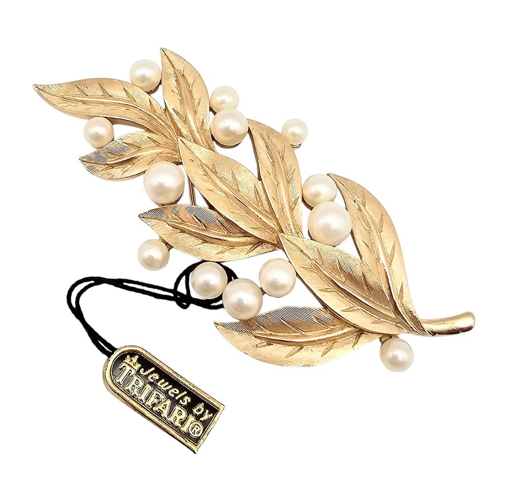 Lot 321: Crown Trifari Faux Pearl Gold Tone Leaf Brooch