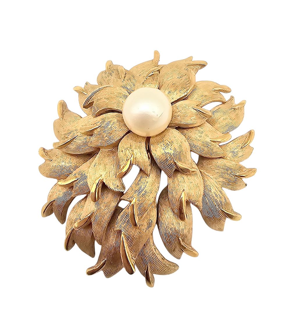 Lot 325: Crown Trifari Vintage Faux Pearl Gold Tone Layered Raised Flower Brooch