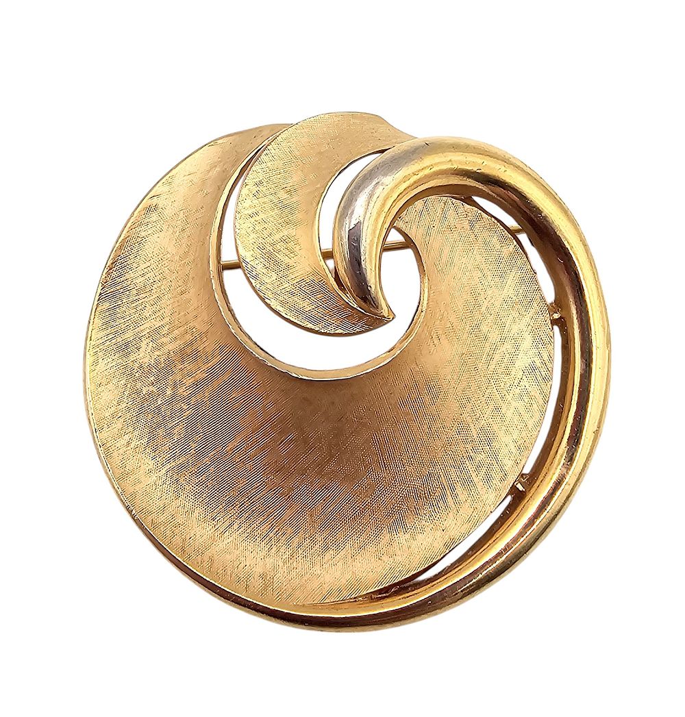 Lot 327: Crown Trifari Vintage Brushed Gold Tone Swirl Brooch