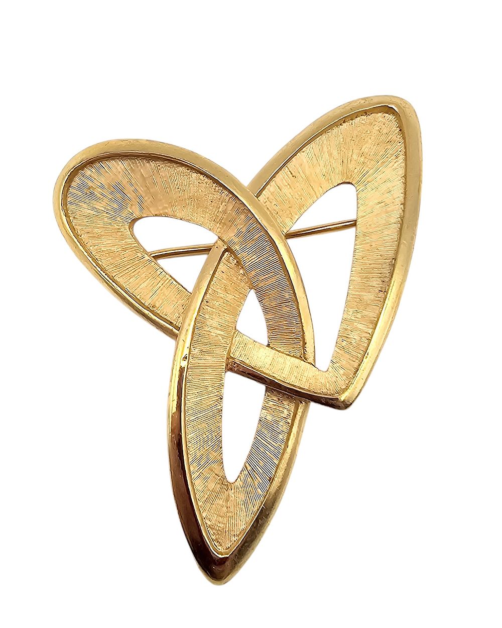 Lot 348: Crown Trifari Vintage Brushed Gold Tone Knot Brooch