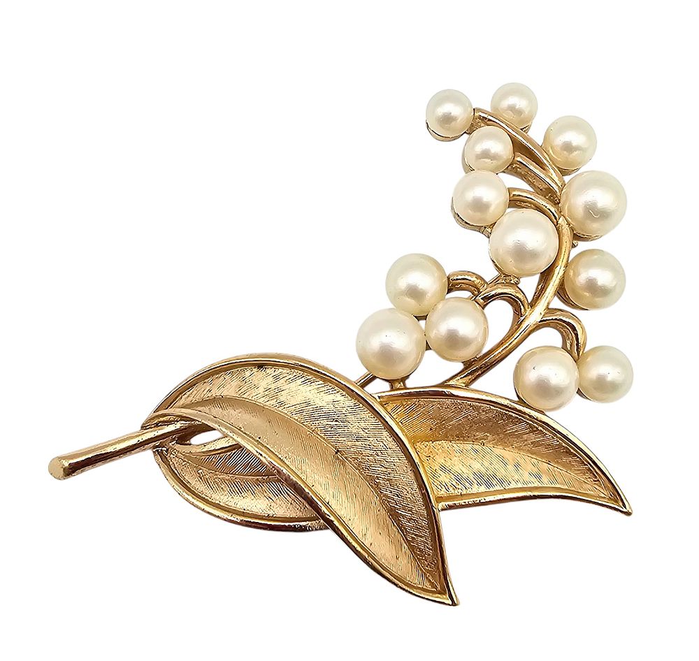 Lot 366: Crown Trifari Pearl Brushed Gold Tone Leaf Floral Brooch