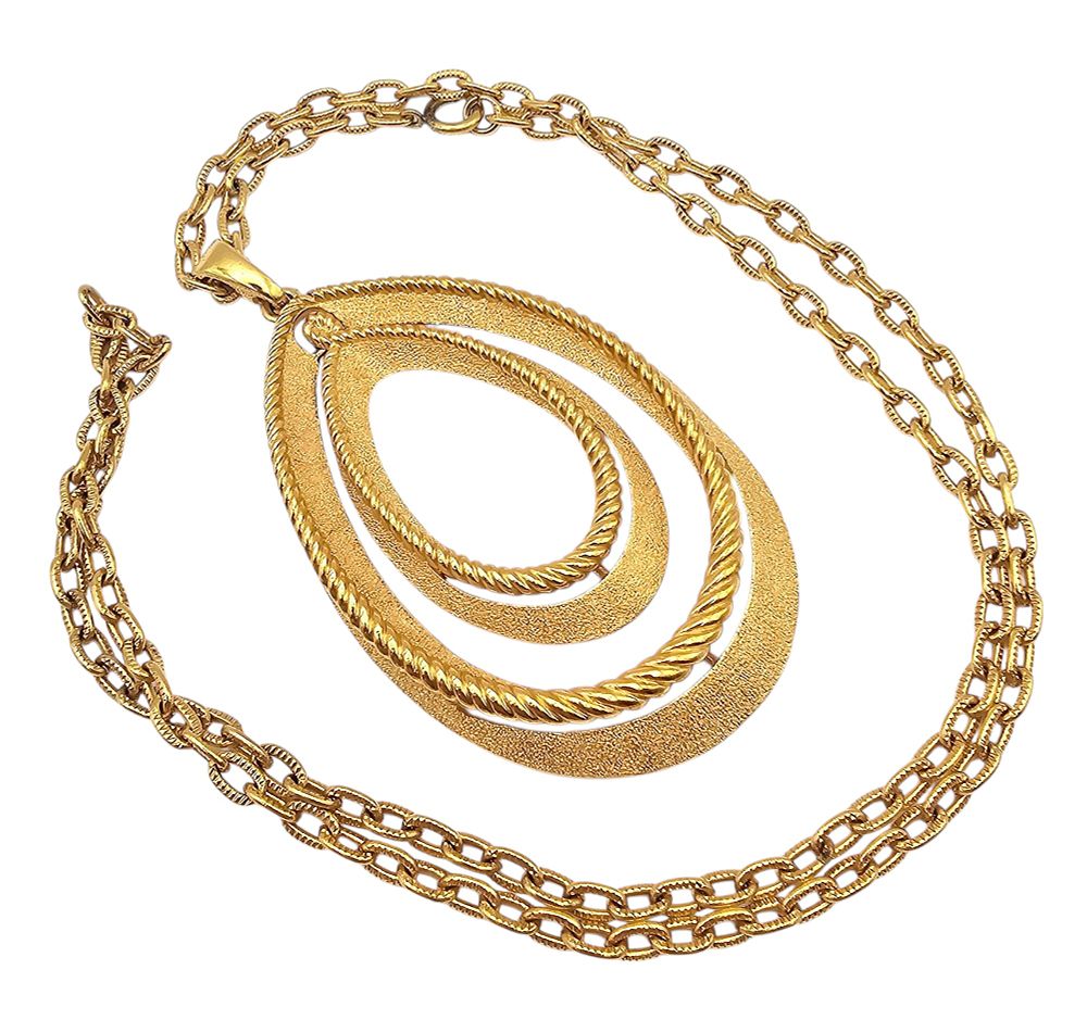 Lot 381: Crown Trifari Textured Gold Tone Double Oval Necklace
