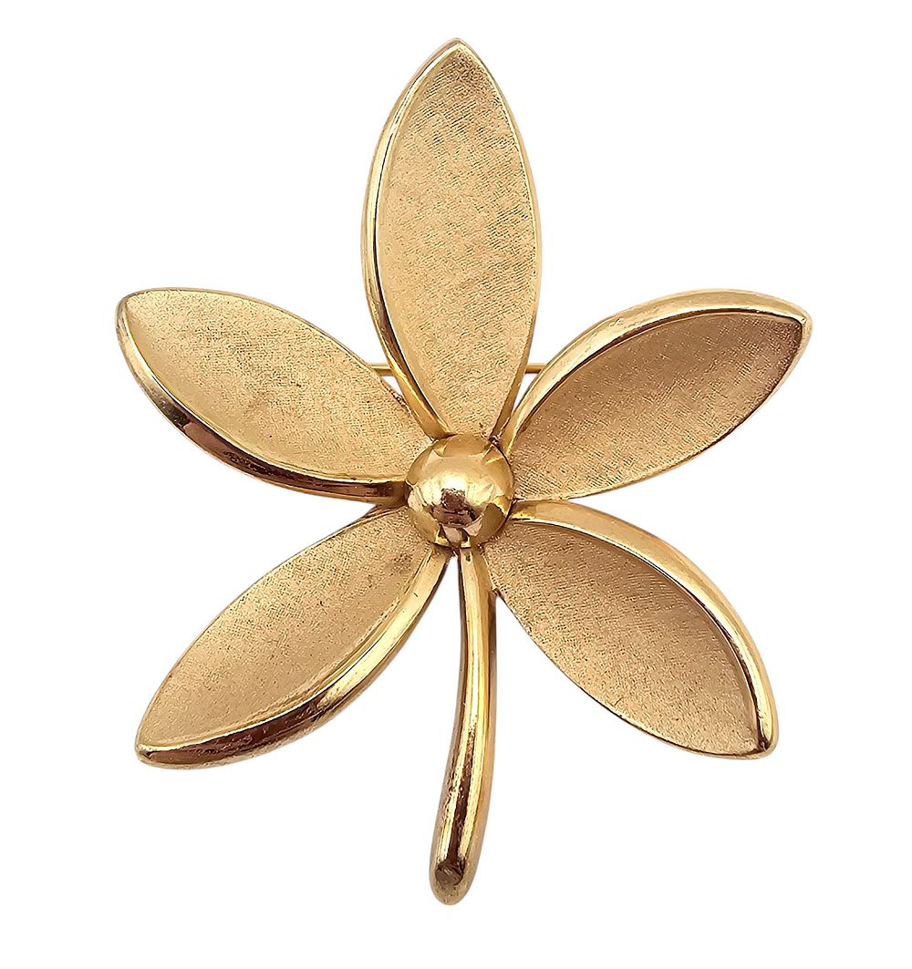 Lot 393: Trifari Brushed Gold Tone Flower Brooch