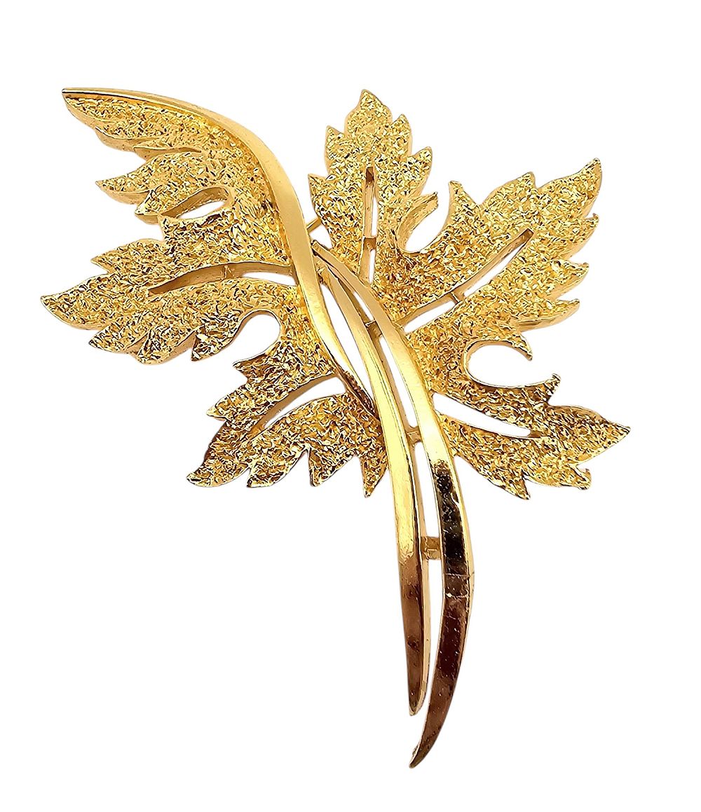 Lot 394: Crown Trifari Textured Leaf Open Work Brooch