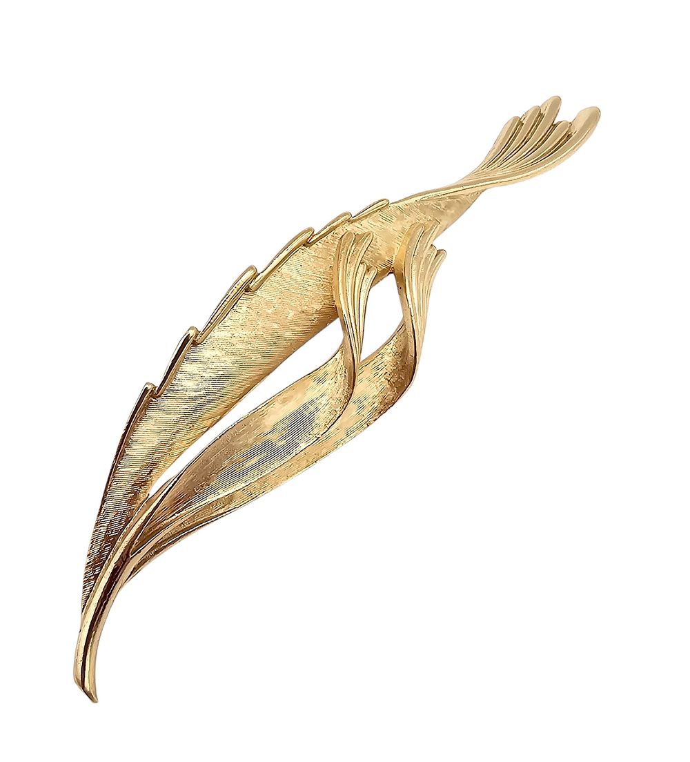 Lot 396: Crown Trifari Brushed Gold Tone Leaf Brooch