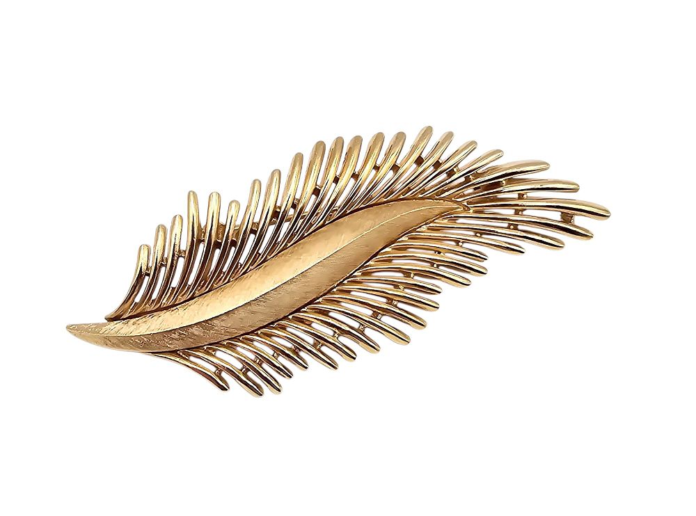 Lot 403: Crown Trifari Vintage Gold Tone Spike Leaf Brooch