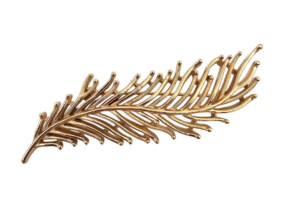 Lot 412: Crown Trifari Vintage Gold Tone Long Spike Leaf Brooch
