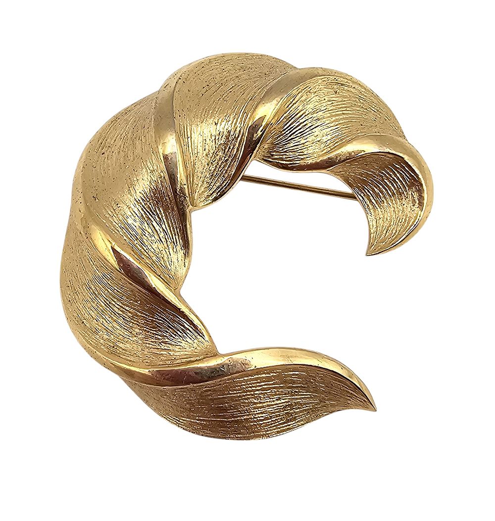 Lot 415: Crown Trifari Vintage Textured Gold Tone Twist Semi Circle Brooch