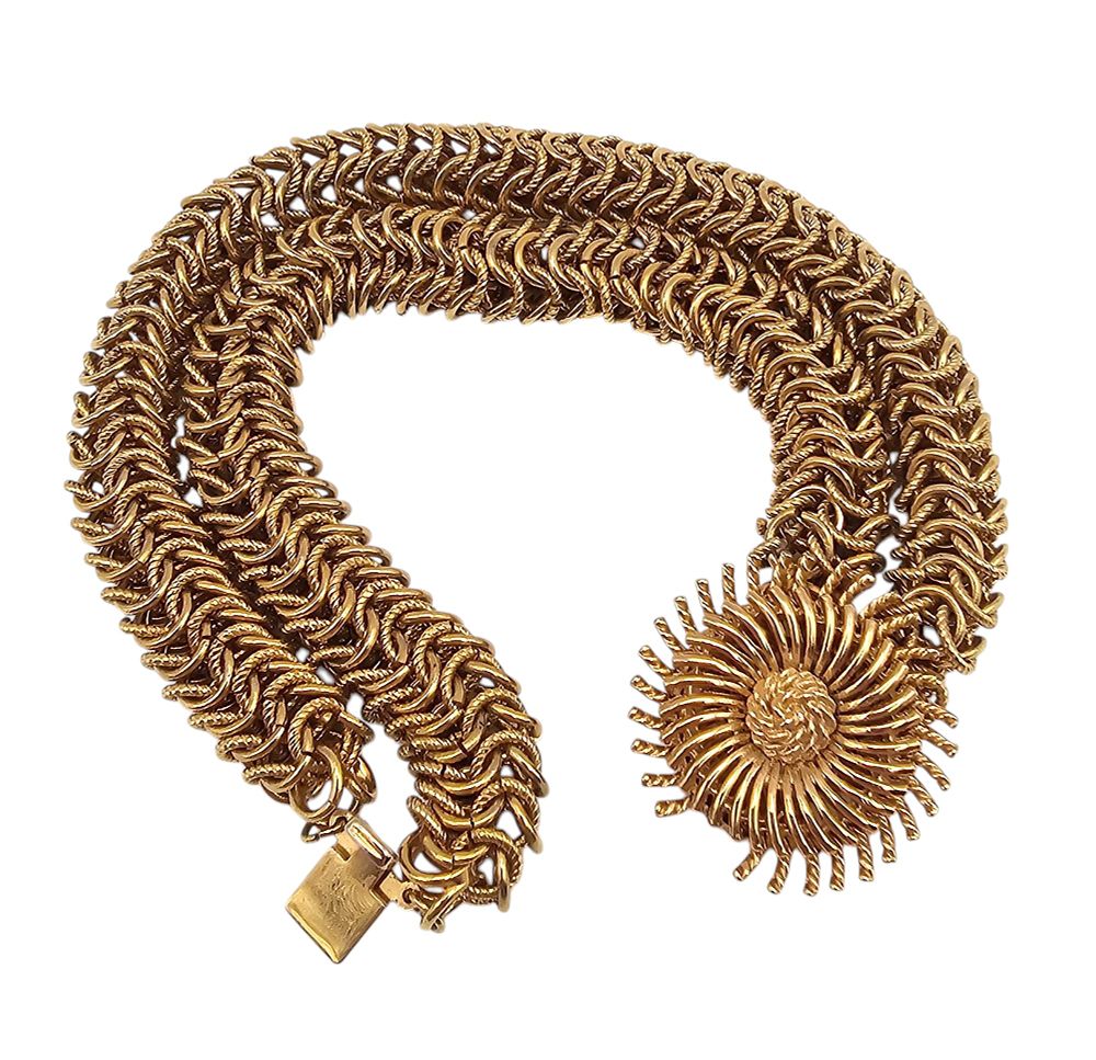 Lot 430: Trifari Vintage Gold Tone Intertwined 2 Strand Bracelet
