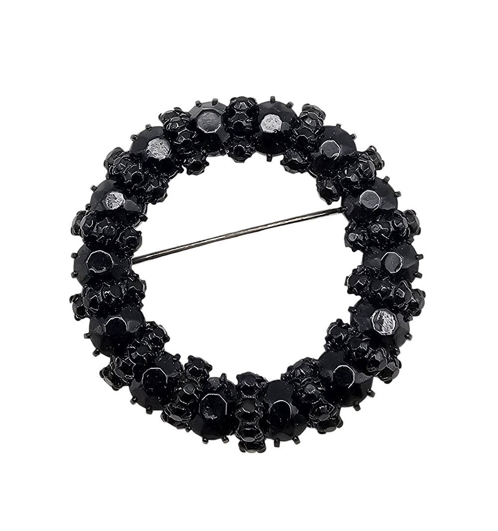 Lot 503: Weiss Vintage Black Rhinestone Wreath Brooch