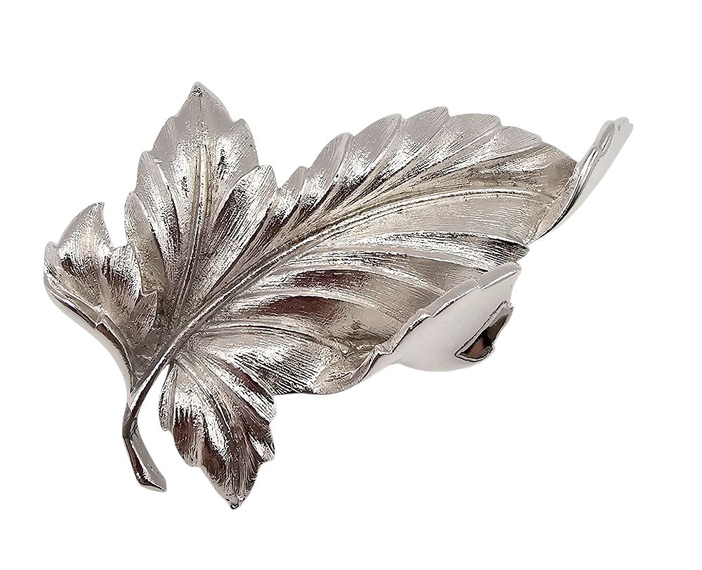 Lot 523: Pegasus Corocraft Silver Tone Curled Leaf Brooch