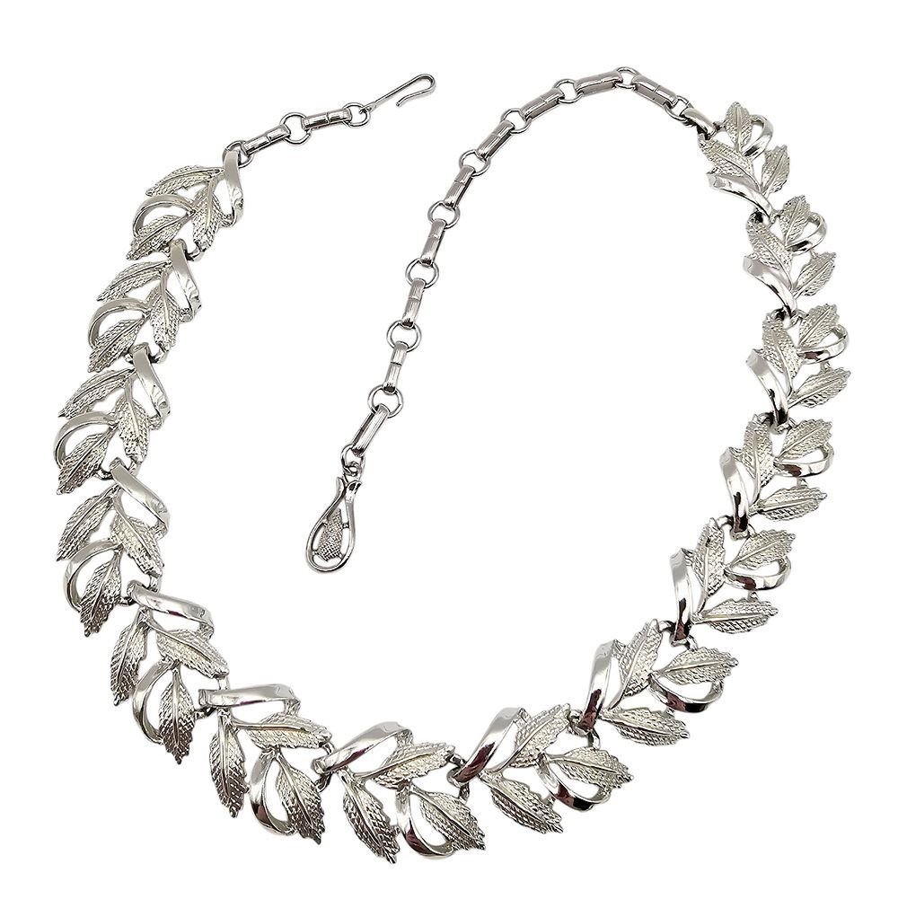 Lot 550: Coro Textured Silver Tone Leaf Necklace