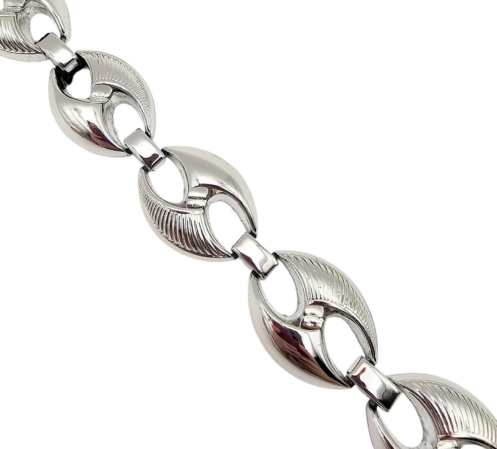 Lot 565: Coro Silver Tone Link Bracelet