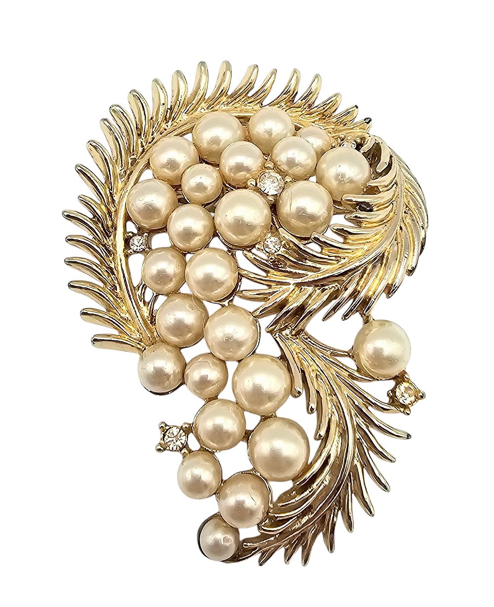 Lot 573: Pegasus Coro Faux Pearl Gold Tone Swirl Brooch