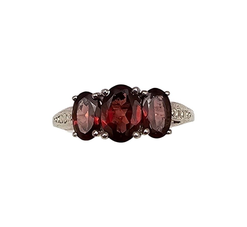 Lot 153: Garnet Sterling Silver Cocktail Ring Sz 6.5 1.7 G G
