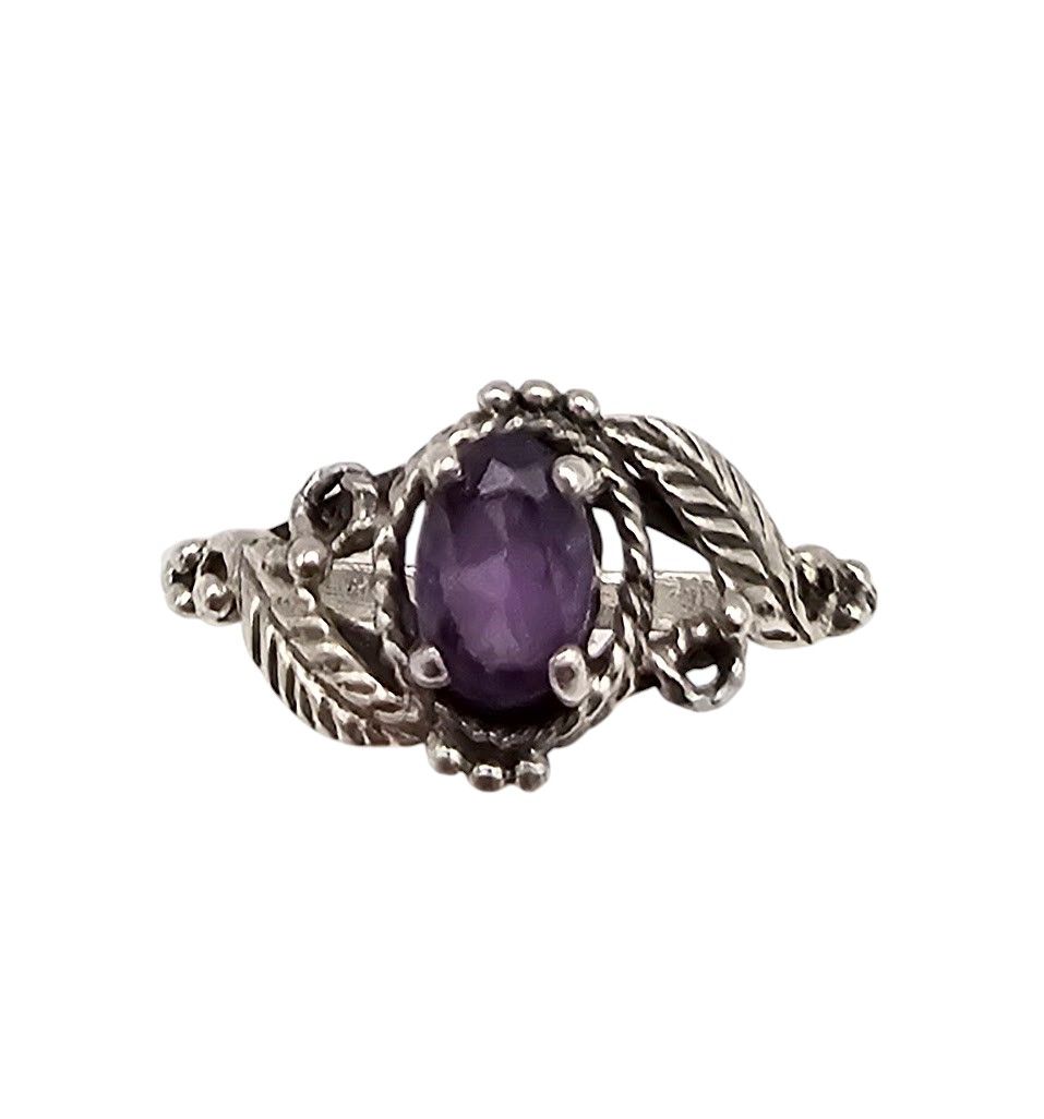 Lot 220: Amethyst Sterling Silver Cocktail Ring Sz 5 1.5 G