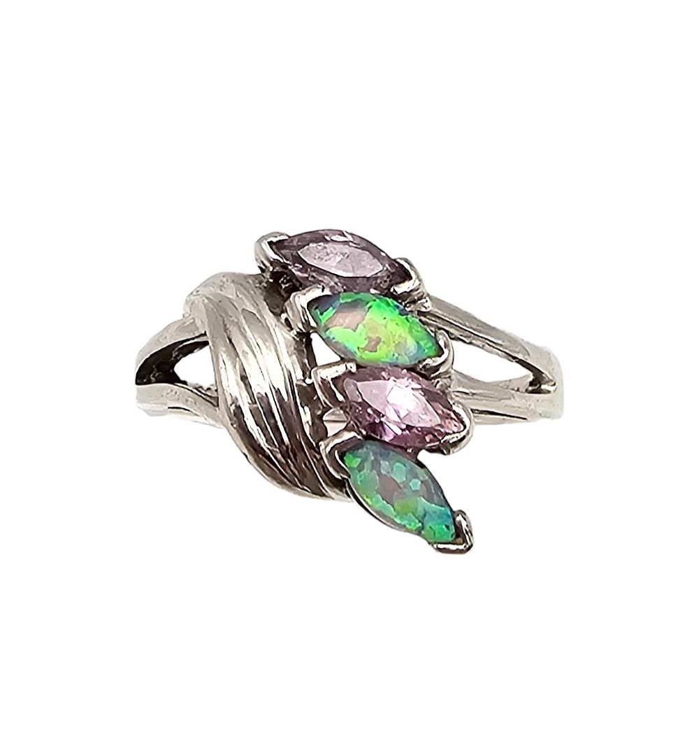 Lot 221: NV Opal Sterling Silver Cocktail Ring Sz 7 3.7 G