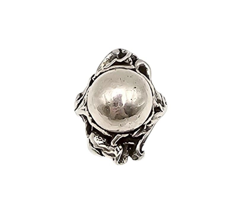 Lot 237: P Sterling Silver Ring Sz 5.5 8.2 G