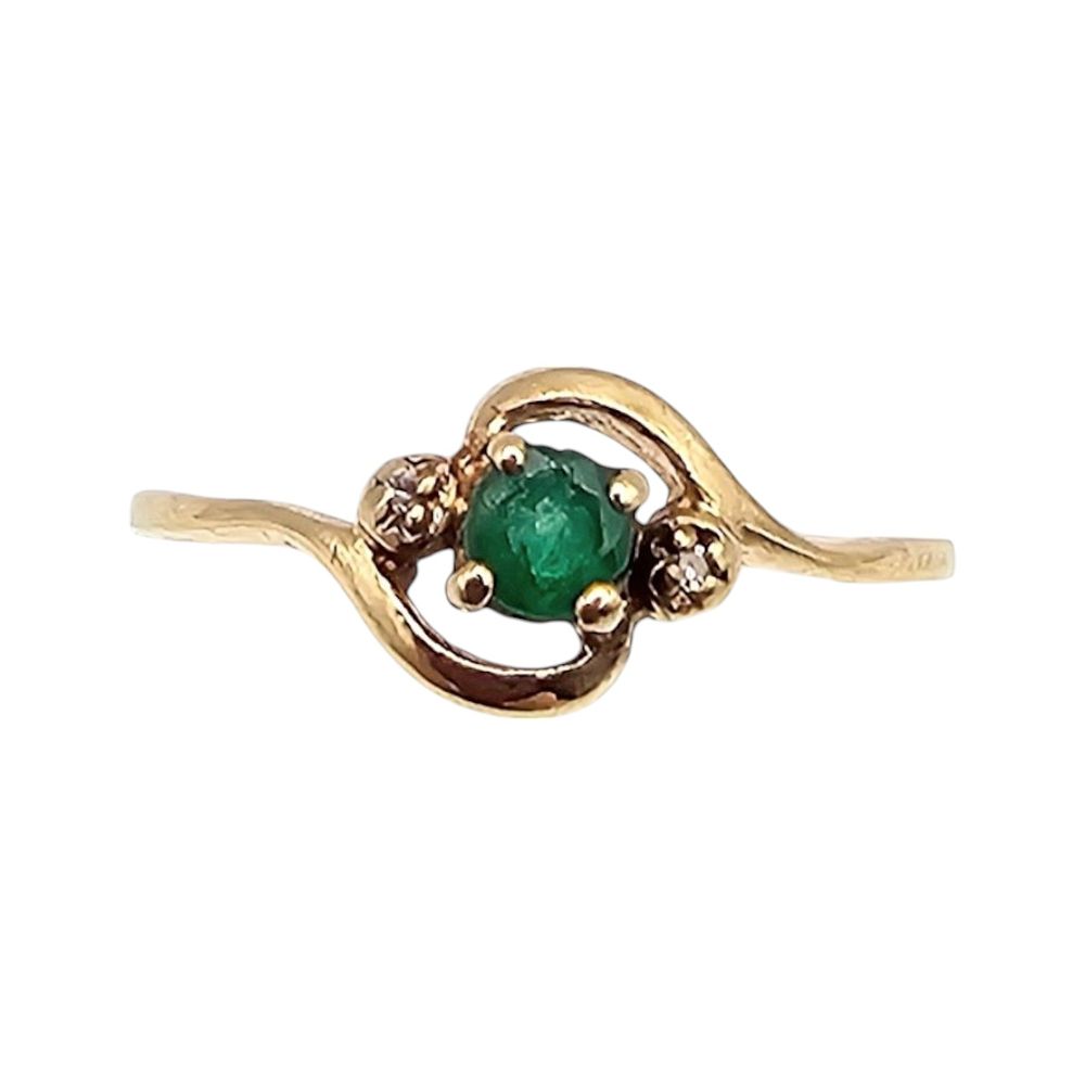 Lot 380: Emerald 10K Gold Cocktail Ring Size 7 1.2 G