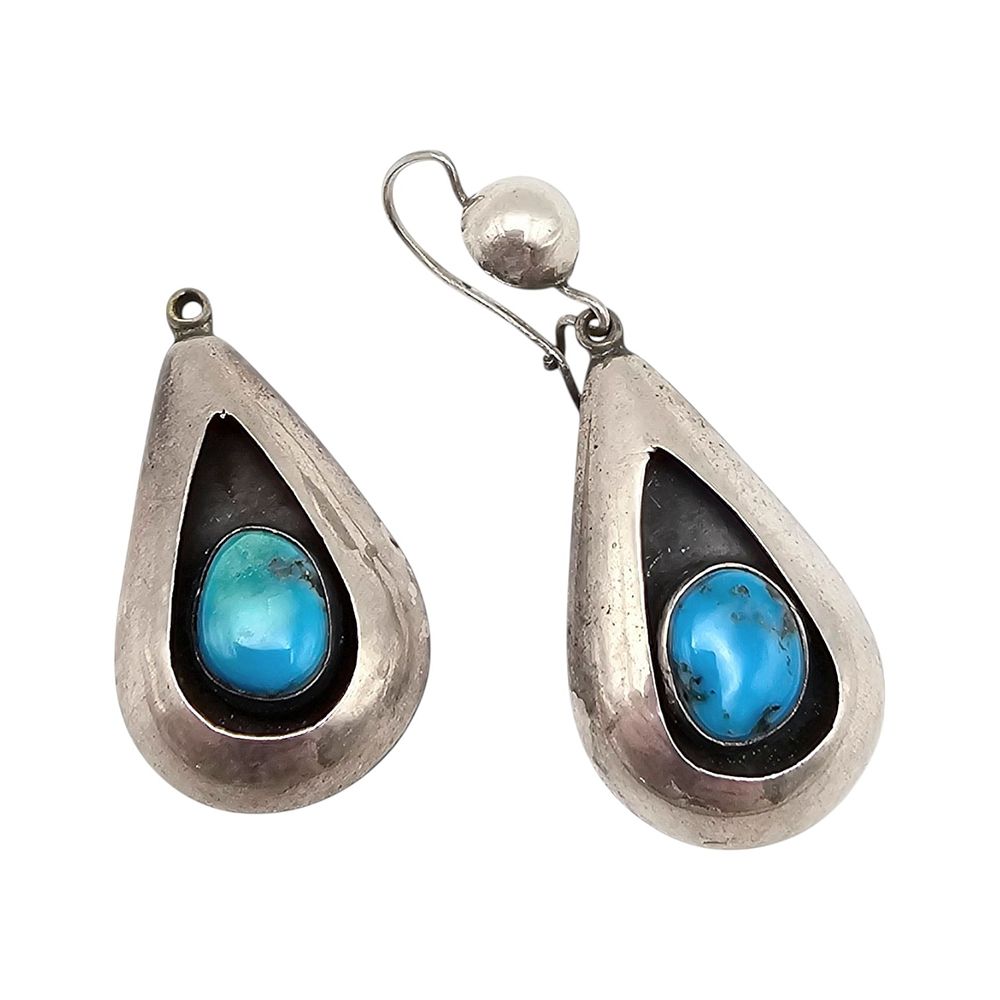 Lot 242: Southwestern Turquoise Sterling Silver Drop Dangle Earrings 11 G