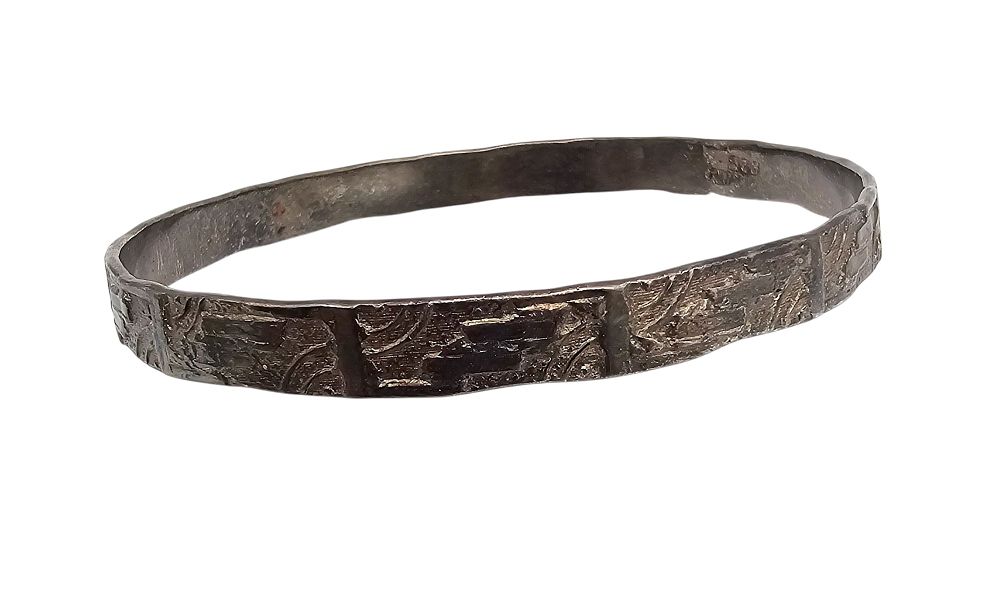 Lot 364: Mexico Sterling Silver Stamp Work Bangle Bracelet 15.5 G