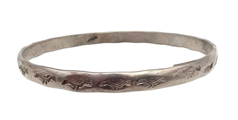 Lot 380: Mexico Sterling Silver Crow Stamped Bangle Bracelet 15.5 G