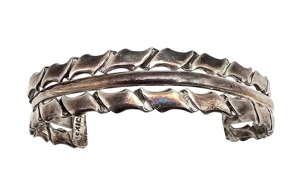 Lot 431: Mexico Taxco TA-117 3 Band Cuff Bracelet 14.1 G