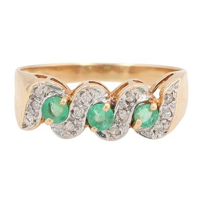 Diamond Emerald 14K Gold Cocktail Ring Size 7.5 3.2 G Approximately 0.45 TCW