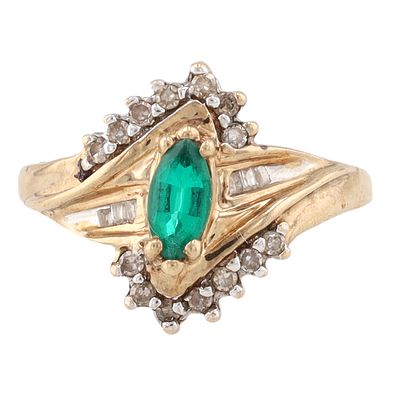 Signed Diamond Emerald 10K Gold Cocktail Ring Size 6.75 3.8 G Approximately 0.36 TCW 0.6 TCW