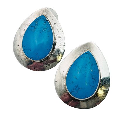 Navajo Signed SE Sterling Turquoise Earrings 10.08 G. Navajo signed SE Sterling turquoise 