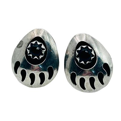 Native American Sterling Bear Claw Earrings 1.31 G. Native American Sterling bear claw earrings 