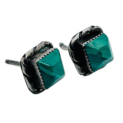 Navajo MALACHITE Sterling Stud Earrings 1.73 G. Navajo MALACHITE Sterling stud earrings 1.73 g