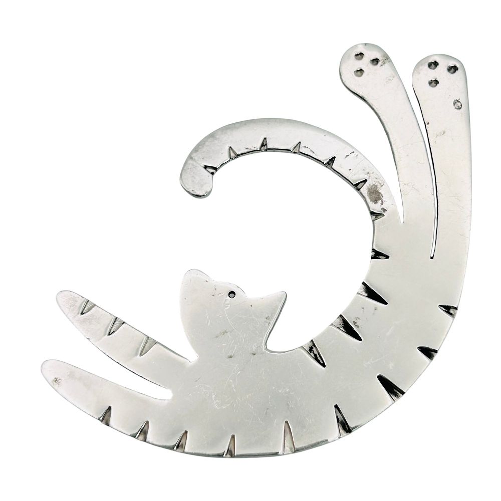 Lot 273: Far-fetched Sterling Cat Brooch 9.28 G