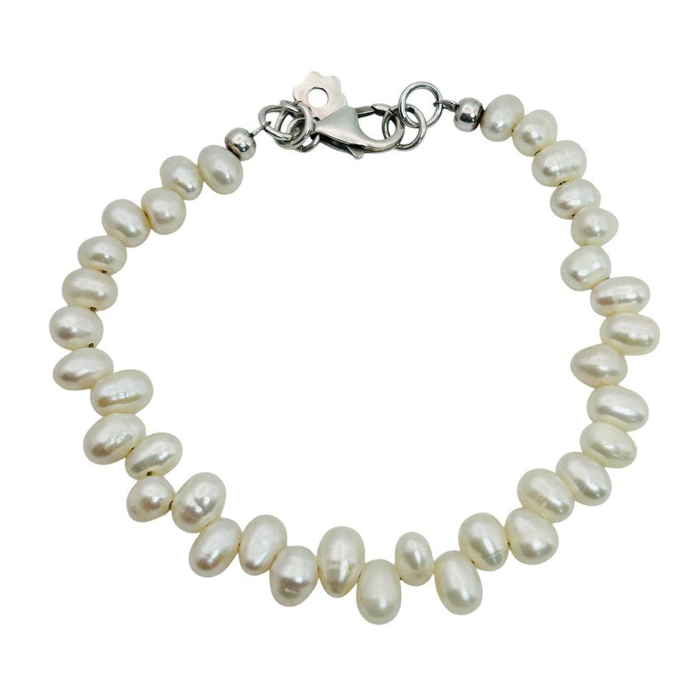 Lot 326: Pearl Sterling Clasp Bracelet 10.2g