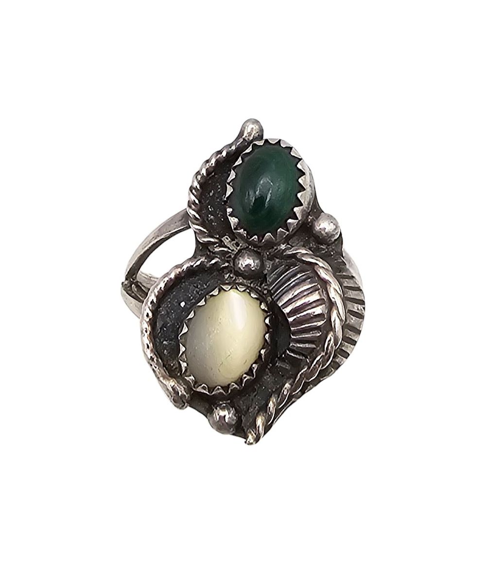 Lot 160: Signed D Navajo Mother Of Pearl Malachite Sterling Silver Ring Size 7.5 4.5 G