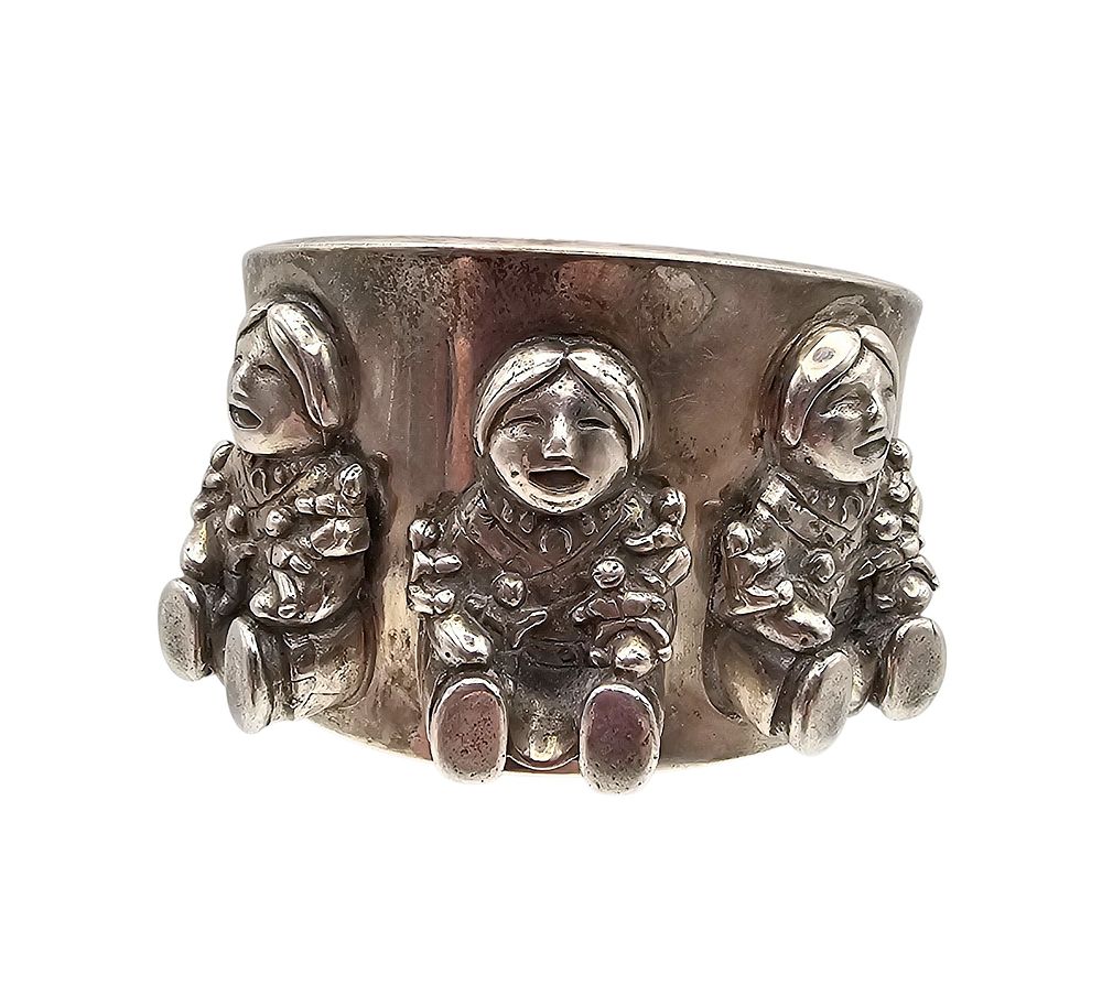 Lot 251: Carol Felly Anglo Sterling Silver Storytelling Cuff Bracelet 87.5 G